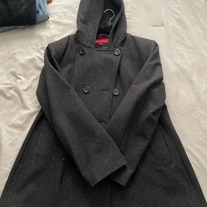 Anne Klein trench coat with silk lining.